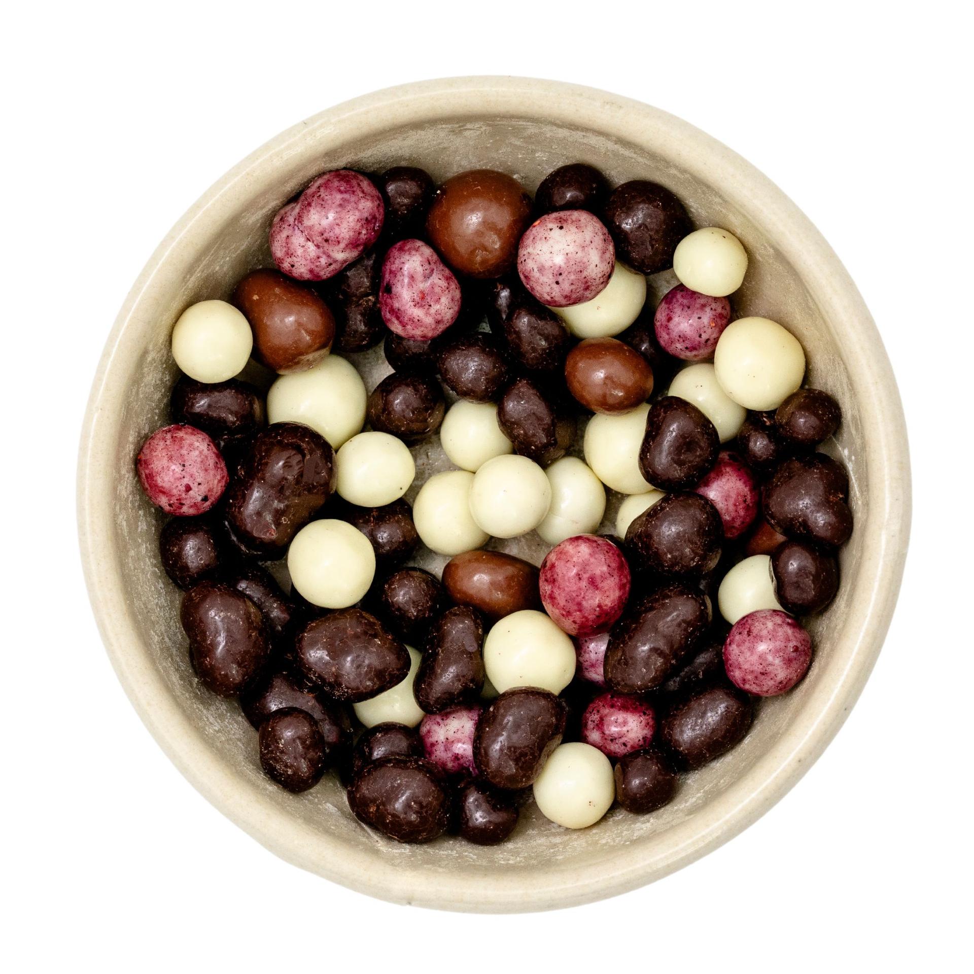 Myrtilles, framboises et morceaux de fraises en trois chocolats biologiques Fairtrade 10kg